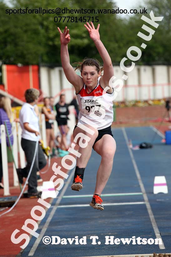 Senior womens triple jump, North Eastern Track and Field Champs, Gateshead Stadium. Photo: David T. Hewitson/Sports for All Pics